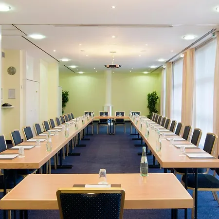 - South By Ihg Hotell München