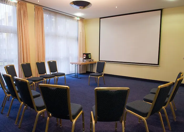 - South By Ihg Hotel München